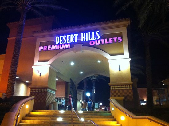 desert hills premium outlets review